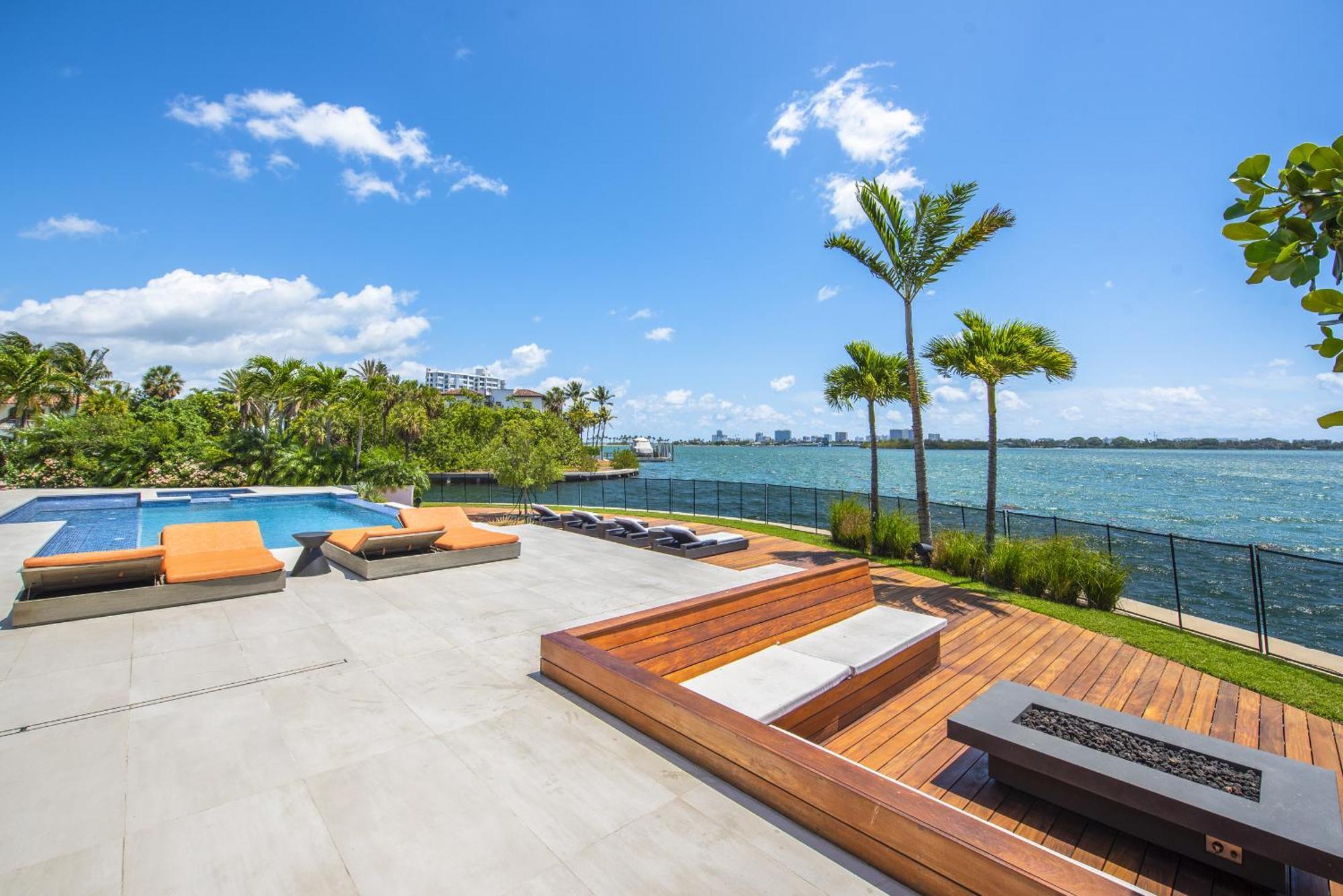 Indulge In Luxury Your Tranquil Resort Mansion Awaits In Vibrant Miami North Miami Exterior foto